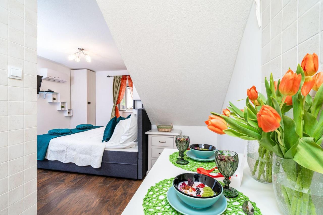 Apartment Plaza *